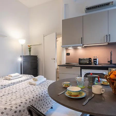 Guesthost - Cozy Near Universita Di بارما